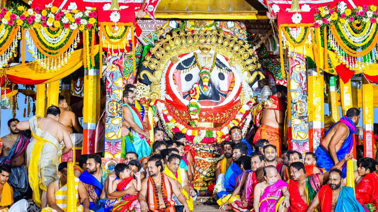 the-divine-splendor-of-jagannath-suna-besa-a-golden-celebration-of